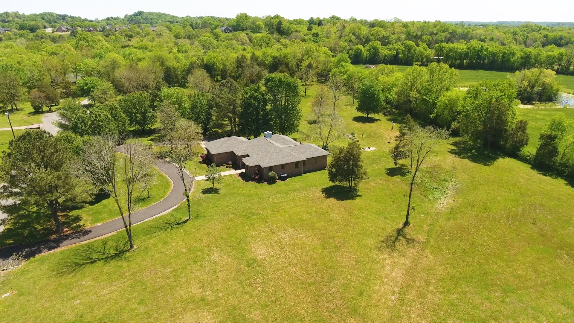 7 Robin Hood Road Fayetteville, TN 37334 - Photo 2 of 59 Gallery Image 2