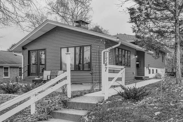 $589,000 | 1747 Ford Parkway, St. Paul, MN 55116