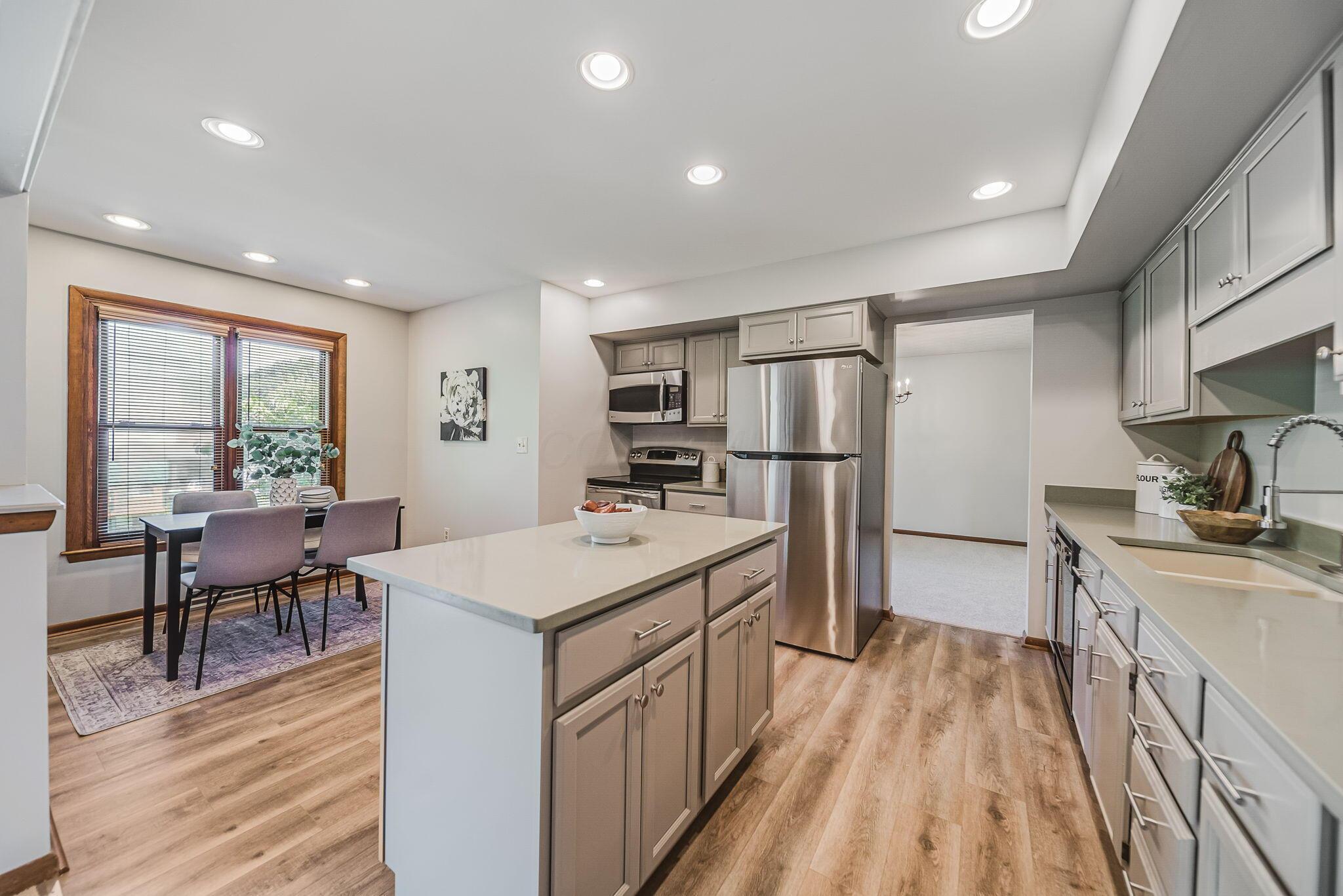 5256 Longrifle Road Westerville, OH 43081 - Photo 19 of 65 Kitchen