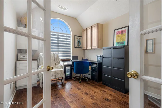 $305,000 | 4978 Graham Lake Drive, Olive Branch, MS 38654