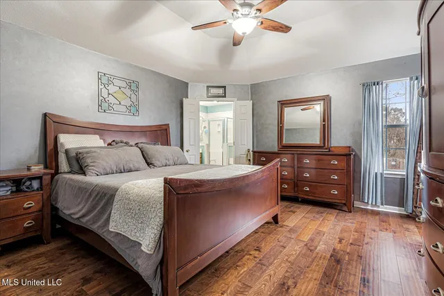 $305,000 | 4978 Graham Lake Drive, Olive Branch, MS 38654