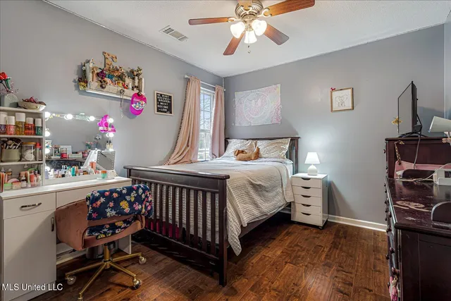 $305,000 | 4978 Graham Lake Drive, Olive Branch, MS 38654