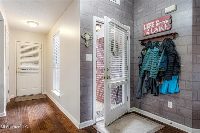 $305,000 | 4978 Graham Lake Drive, Olive Branch, MS 38654