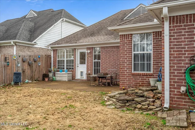 $305,000 | 4978 Graham Lake Drive, Olive Branch, MS 38654