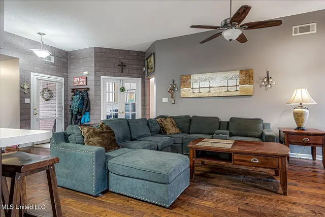 $305,000 | 4978 Graham Lake Drive, Olive Branch, MS 38654