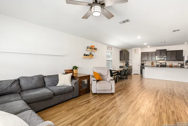 $1,750 | 6417 Hoffman Plain, San Antonio, TX 78252