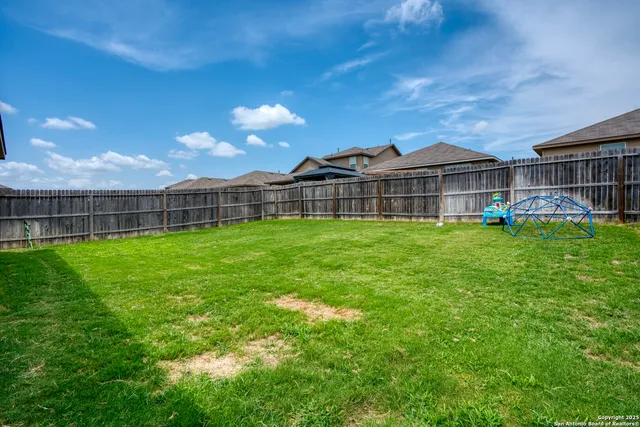 $1,750 | 6417 Hoffman Plain, San Antonio, TX 78252