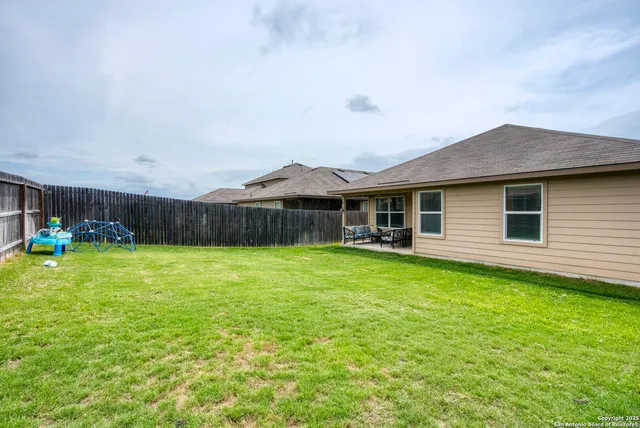 $1,750 | 6417 Hoffman Plain, San Antonio, TX 78252