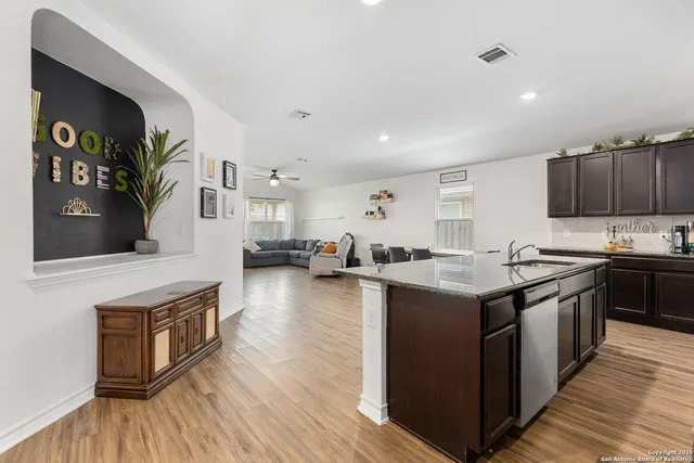 $1,750 | 6417 Hoffman Plain, San Antonio, TX 78252