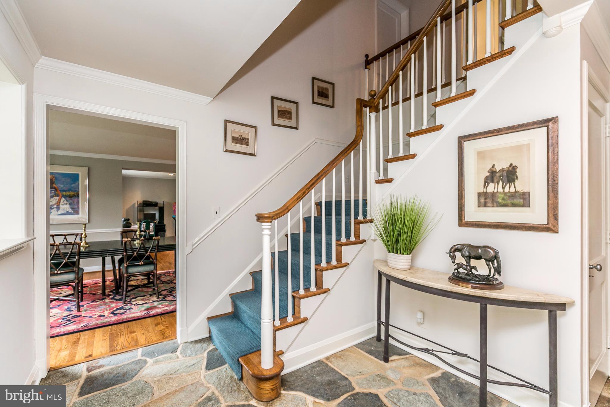 913 Army Road Baltimore, MD 21204 - Photo 2 of 29 Foyer