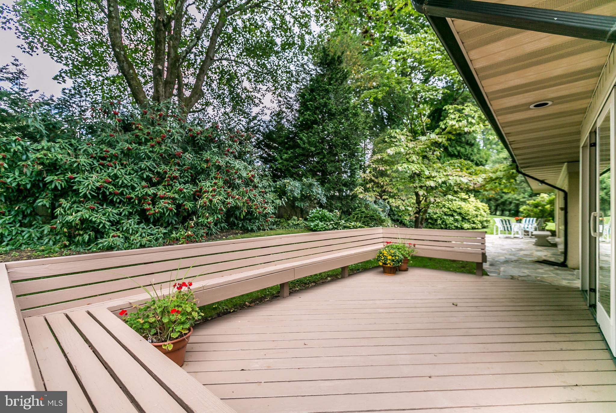 913 Army Road Baltimore, MD 21204 - Photo 26 of 29 Deck
