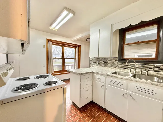 $188,500 | 702 East 8th Avenue, Brodhead, WI 53520