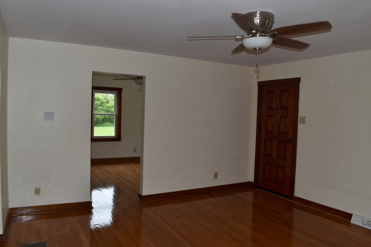 10218 Bremen Road Logan, OH 43138 - Photo 12 of 61 Living Room