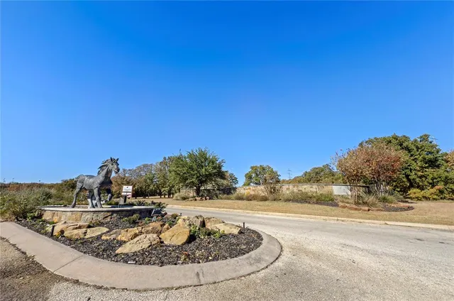 $475,000 | 396 Ranchview Court, Bowie, TX 76230