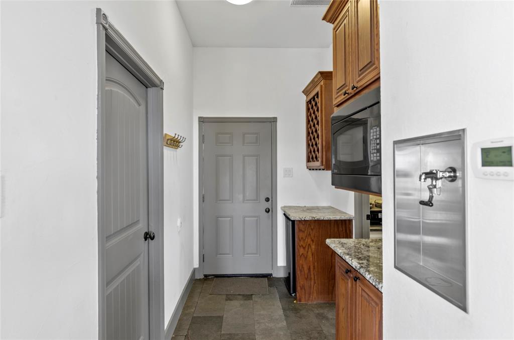 396 Ranchview Court Bowie, TX 76230 - Photo 9 of 40