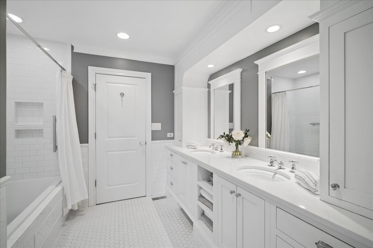 1617 Winnetka Road, Unit 1617 Glenview, IL 60025 - Photo 16 of 25