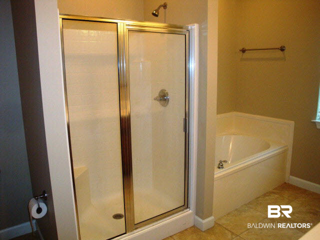 9345 Collier Loop Daphne, AL 36526 - Photo 11 of 14 JETTTED GARDEN TUB