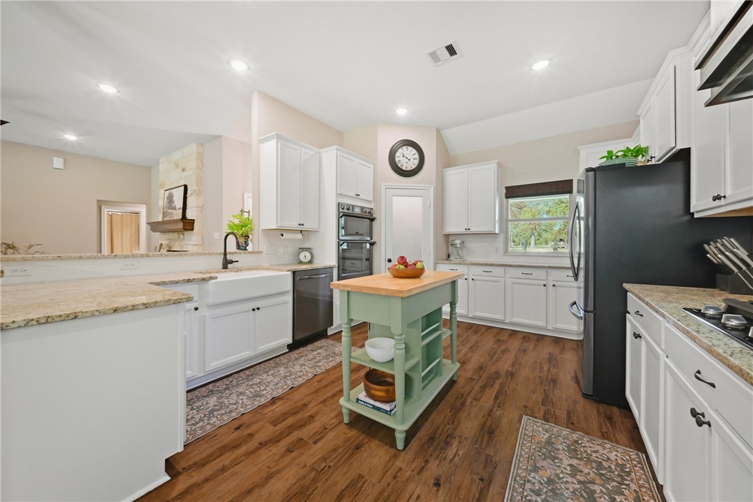 17050 Whippoorwill Road Navasota, TX 77868 - Photo 10 of 42 Gallery Image 10
