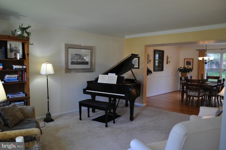 2680 Thornbrook Road Ellicott City, MD 21042 - Photo 11 of 20 Living Room