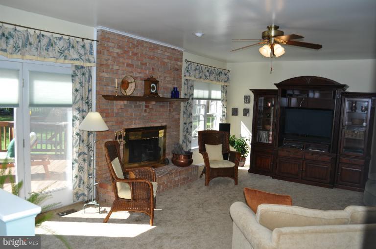 2680 Thornbrook Road Ellicott City, MD 21042 - Photo 12 of 20 Family Room