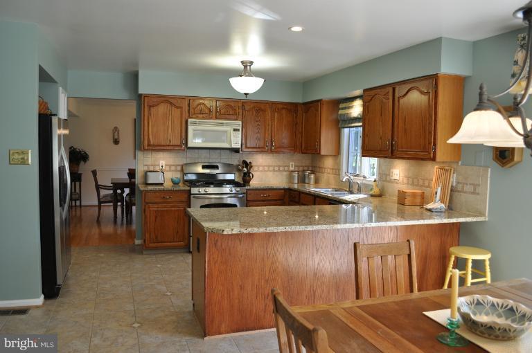 2680 Thornbrook Road Ellicott City, MD 21042 - Photo 17 of 20 Kitchen