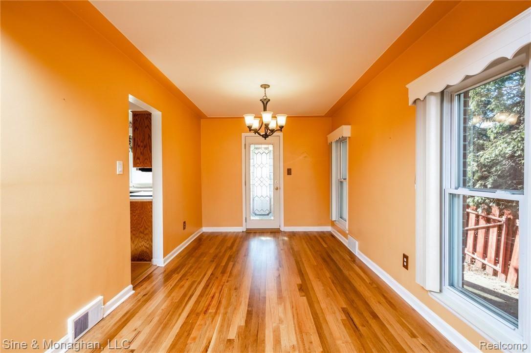 1133 Hampton Road Grosse Pointe, MI 48236 - Photo 10 of 33 1133 Hampton S004.jpg