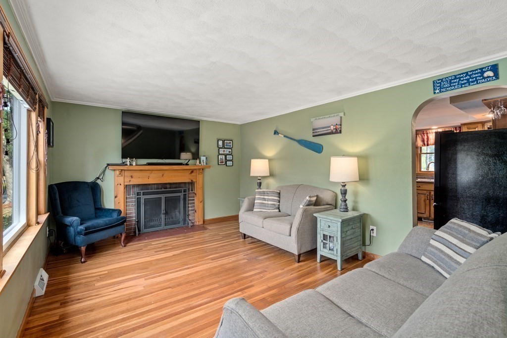 2 Arakelian Drive Billerica, MA 01821 - Photo 3 of 31