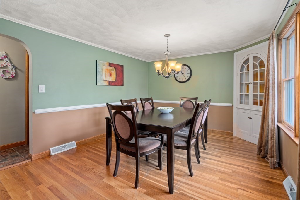 2 Arakelian Drive Billerica, MA 01821 - Photo 5 of 31