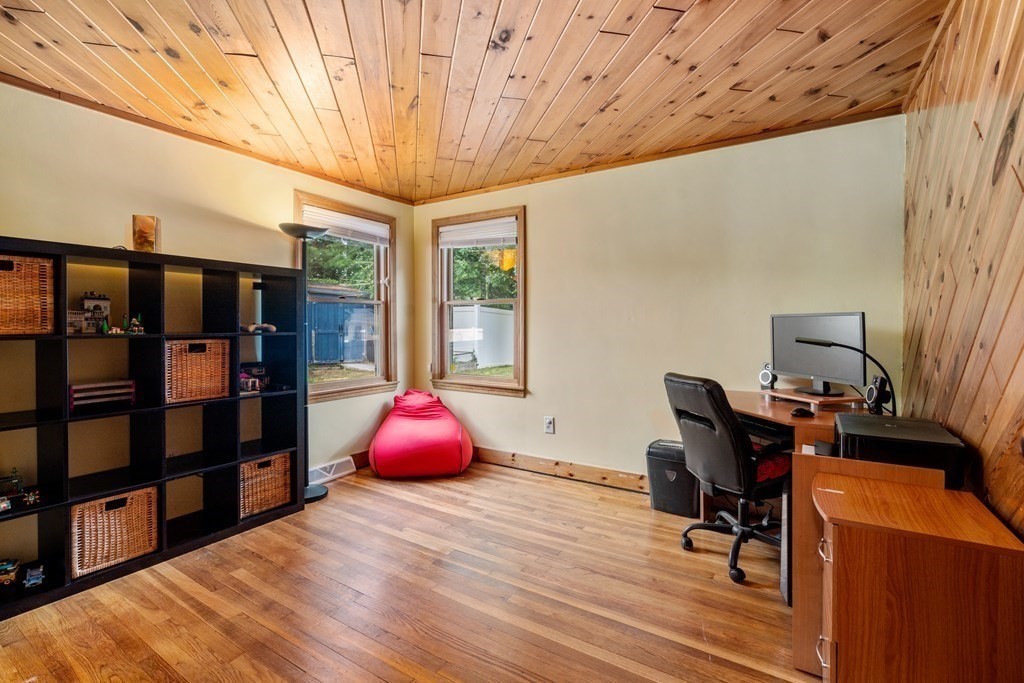 2 Arakelian Drive Billerica, MA 01821 - Photo 6 of 31