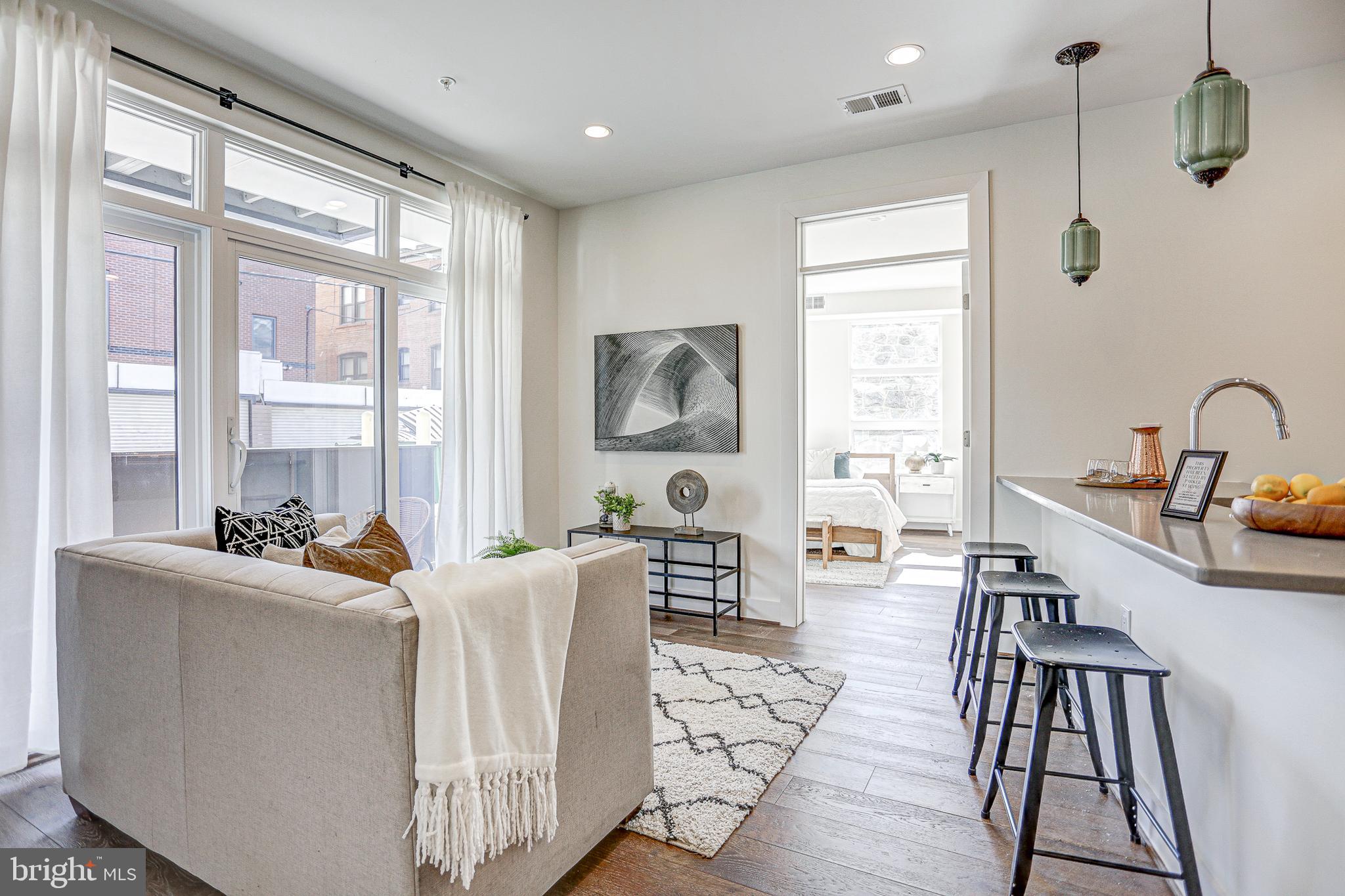 2337 Champlain Street Northwest, Unit 106 Washington, DC 20009 - Photo 2 of 33