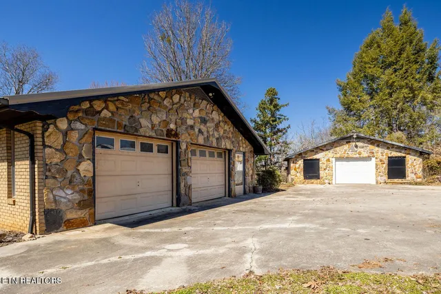 $749,900 | 4321-4315 Old Niles Ferry Road, Maryville, TN 37801