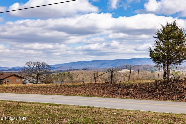 $749,900 | 4321-4315 Old Niles Ferry Road, Maryville, TN 37801