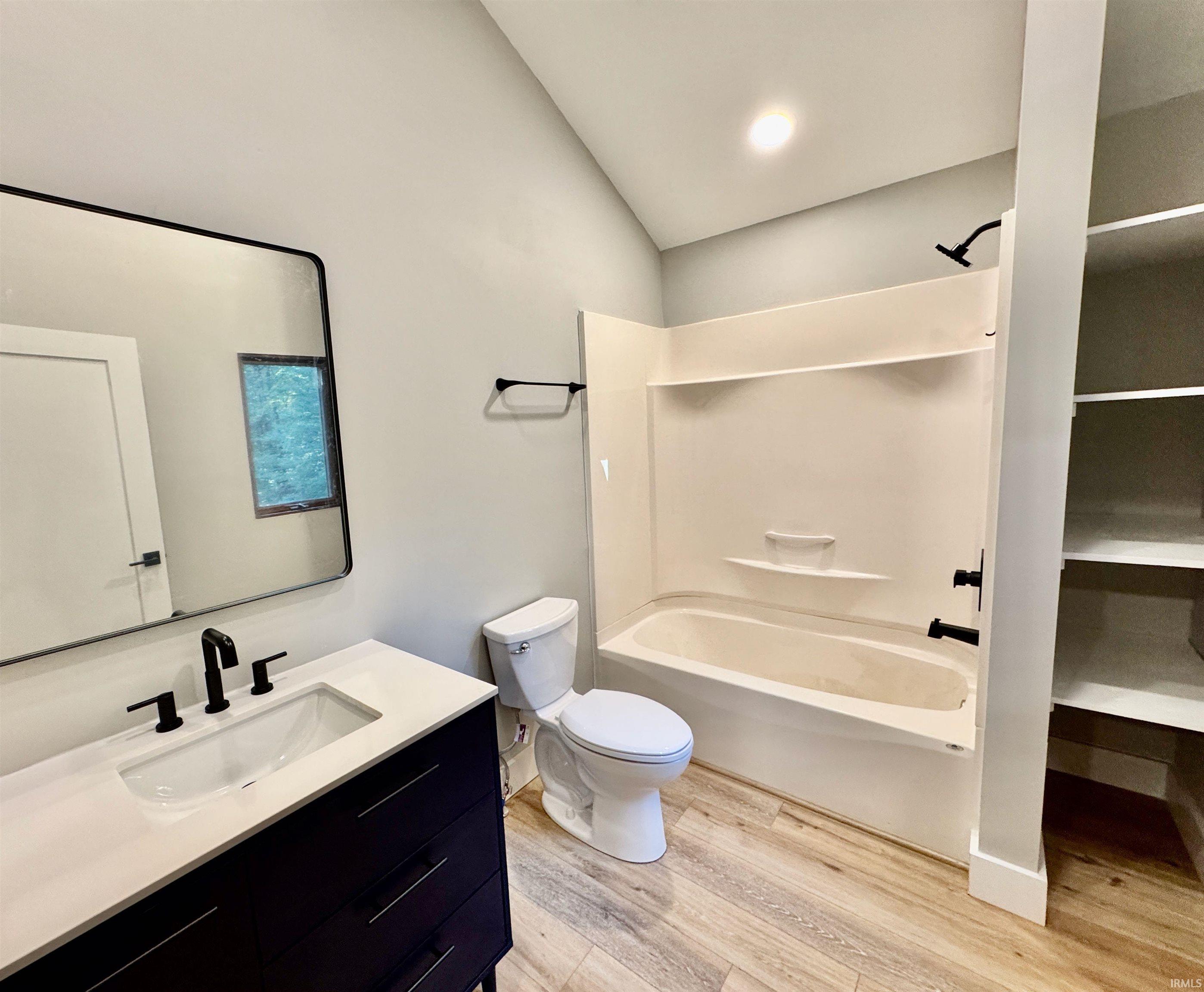 9020 West Graves Road Bloomington, IN 47403 - Photo 11 of 26 Gallery Image 11