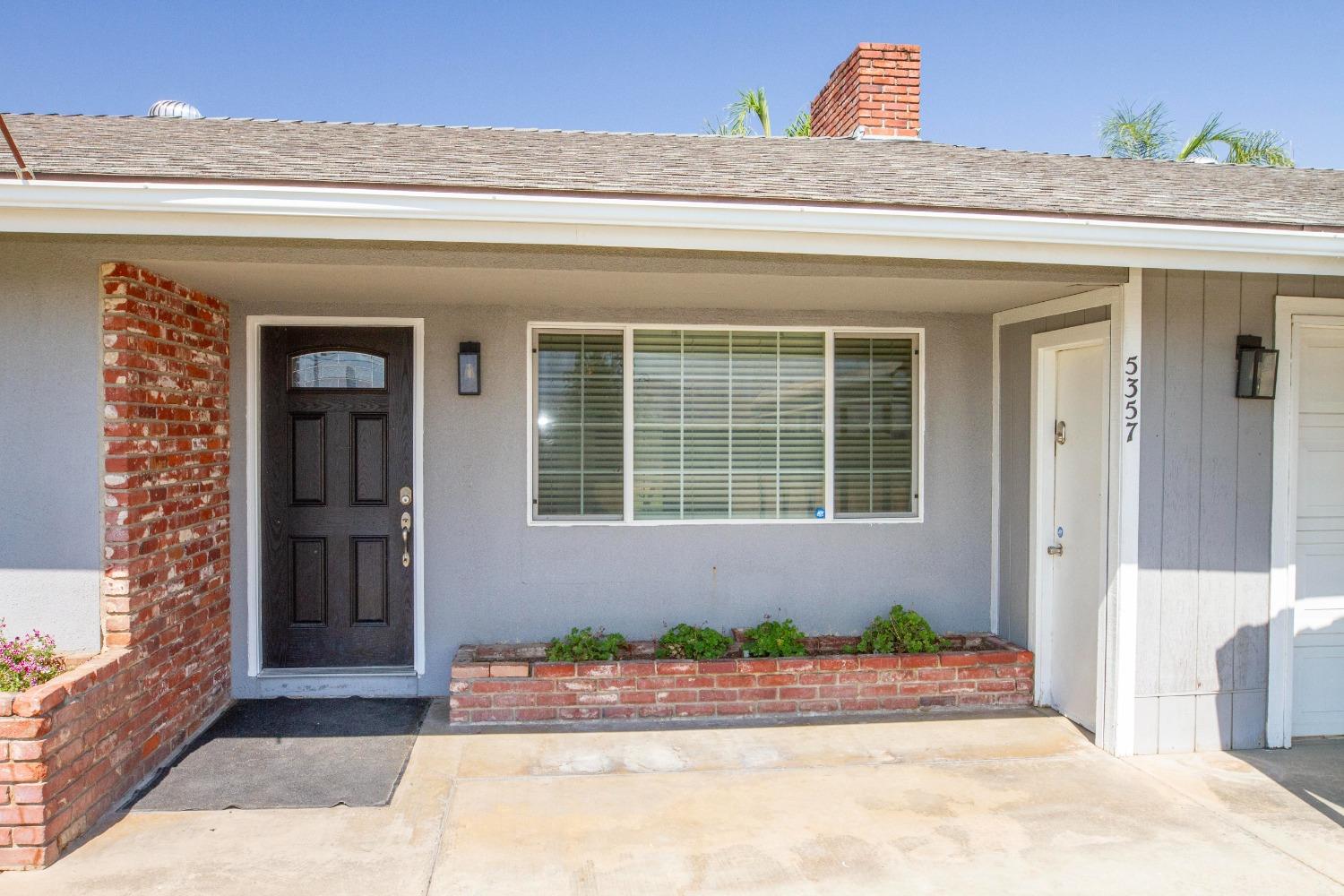 5357 South Hills Valley Road Orange Cove, CA 93646 - Photo 35 of 55 a front view of a house