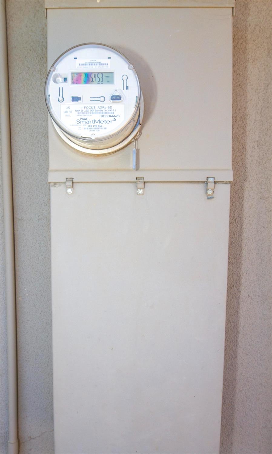 5357 South Hills Valley Road Orange Cove, CA 93646 - Photo 50 of 55 a close up view of a mirror