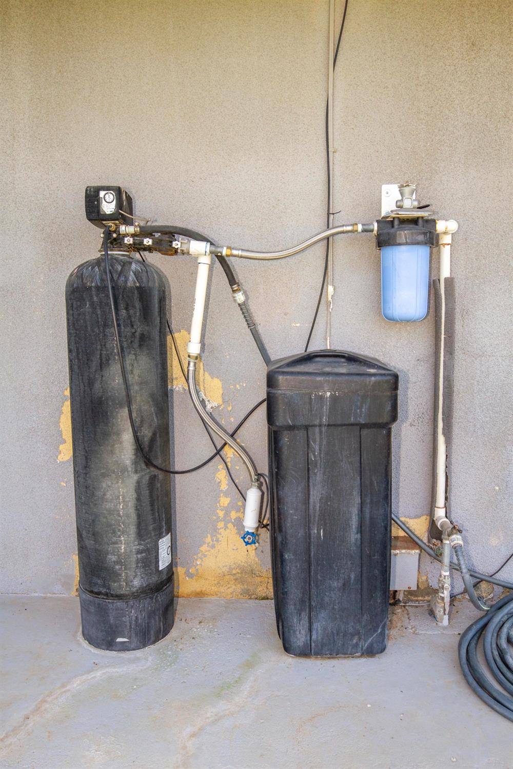 5357 South Hills Valley Road Orange Cove, CA 93646 - Photo 51 of 55 a view or water heater