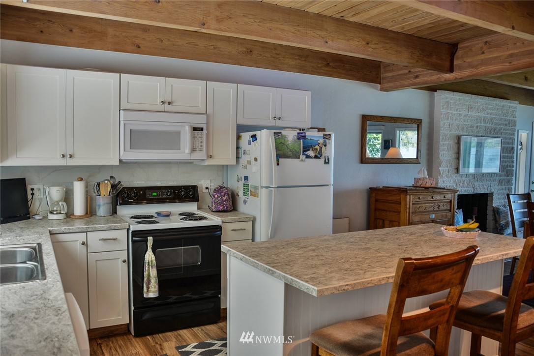 3779 West Sequim Bay Road Sequim, WA 98382 - Photo 3 of 25