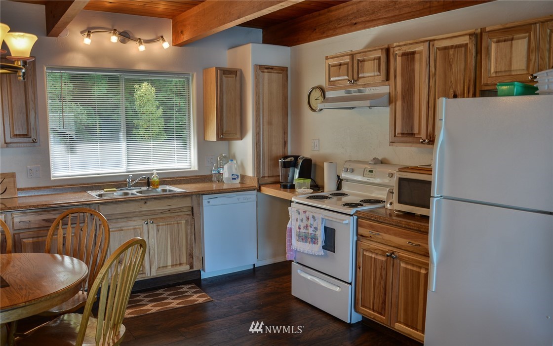 3779 West Sequim Bay Road Sequim, WA 98382 - Photo 9 of 25