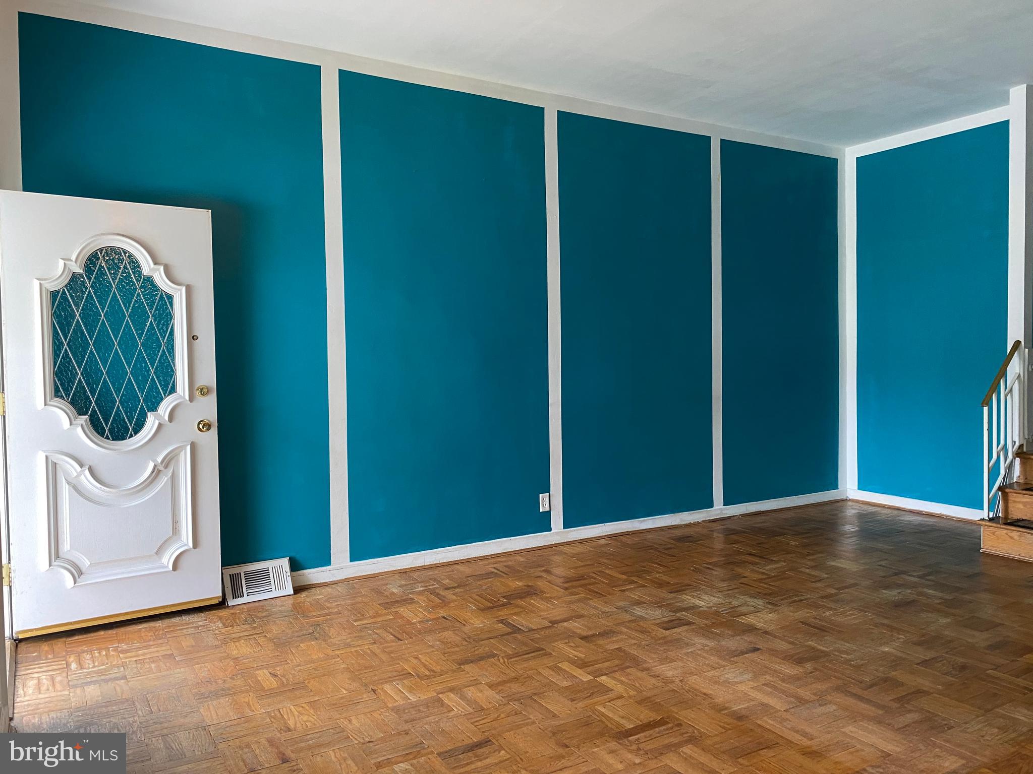 1615 Fox Chase Road Philadelphia, PA 19152 - Photo 4 of 30 Living Room - Parque Hardwoods, decorative paint