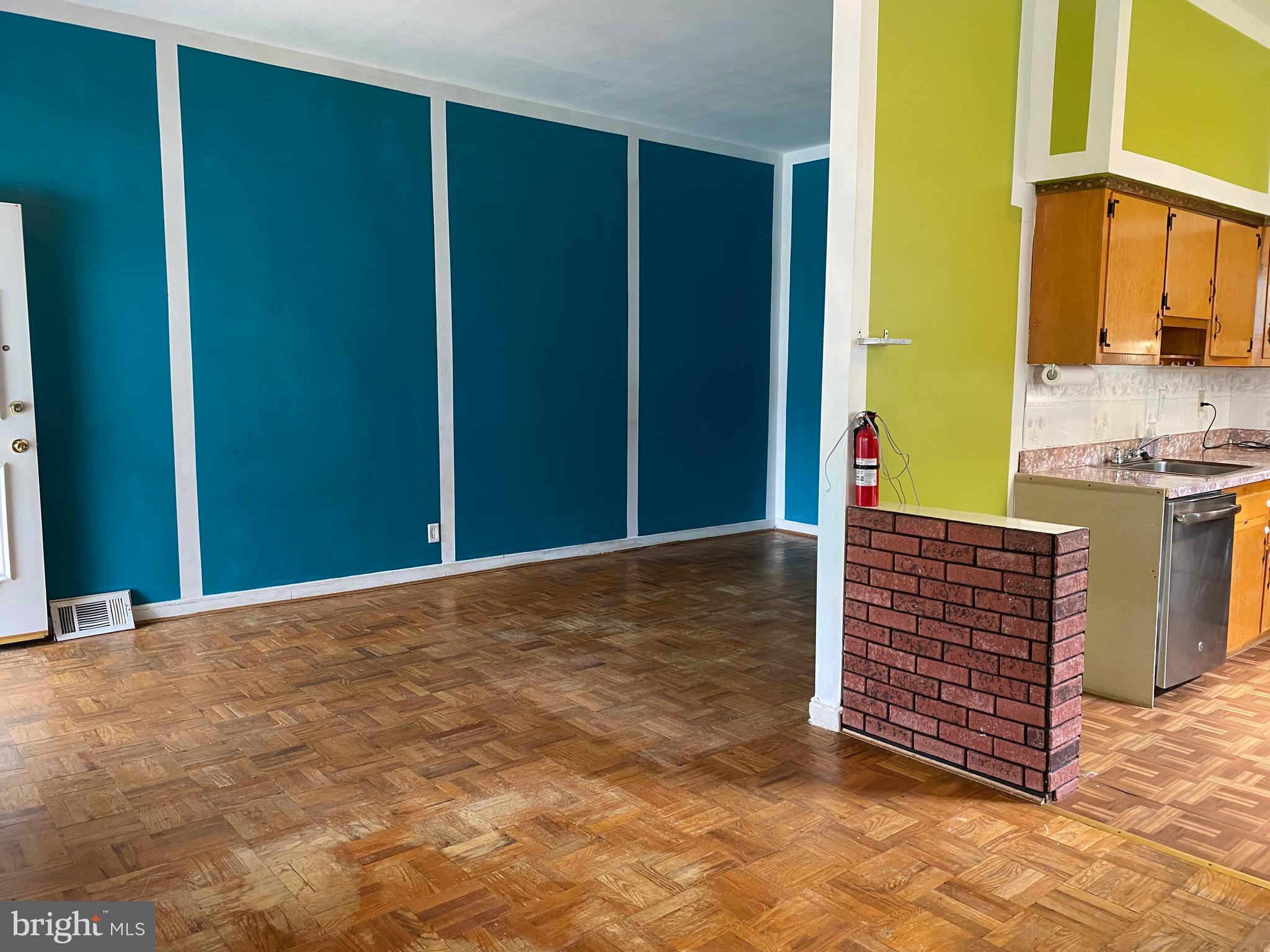 1615 Fox Chase Road Philadelphia, PA 19152 - Photo 7 of 30 Living Rm/Dining Rm/entrance to Kitchen