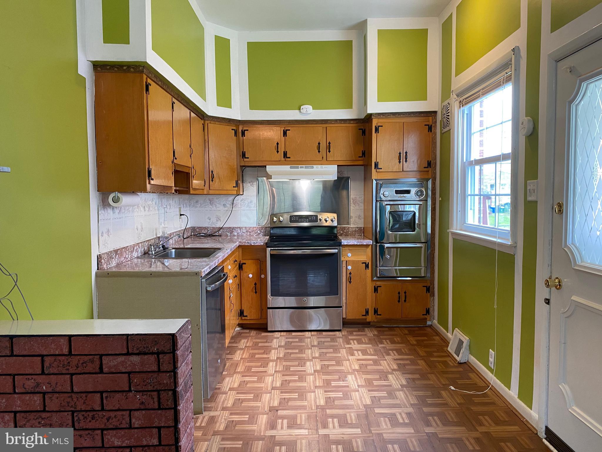 1615 Fox Chase Road Philadelphia, PA 19152 - Photo 8 of 30 Kitchen - Stainless Steel Appliances