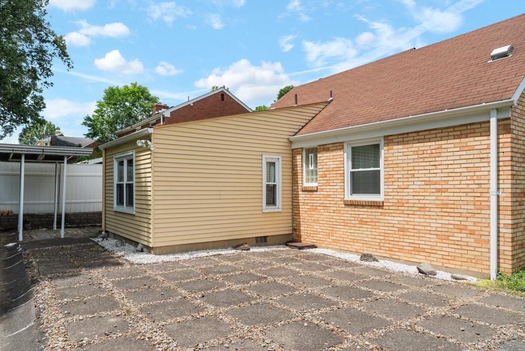 181 Gass Road Pittsburgh, PA 15229 - Photo 3 of 19 Gallery Image 3