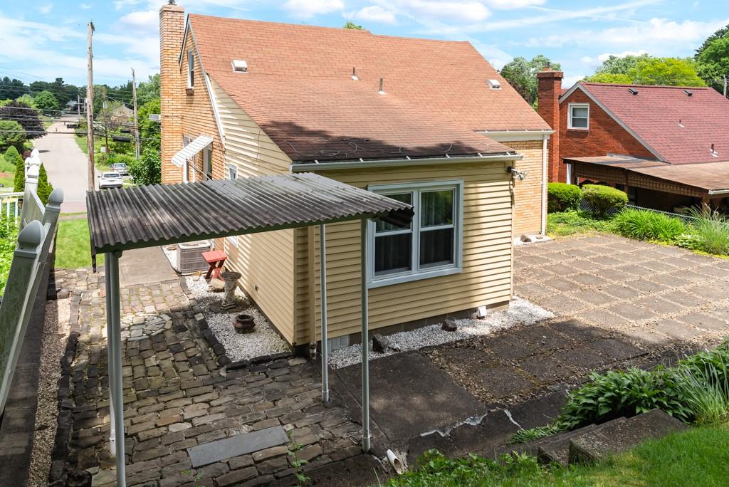 181 Gass Road Pittsburgh, PA 15229 - Photo 4 of 19 Gallery Image 4