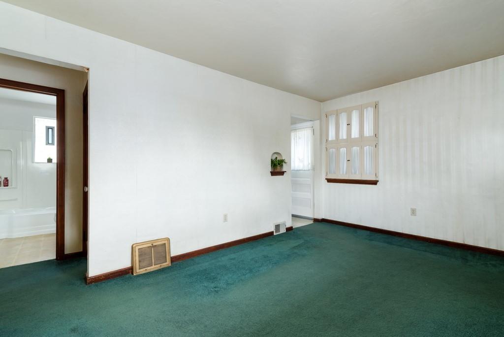 181 Gass Road Pittsburgh, PA 15229 - Photo 9 of 19 Gallery Image 9