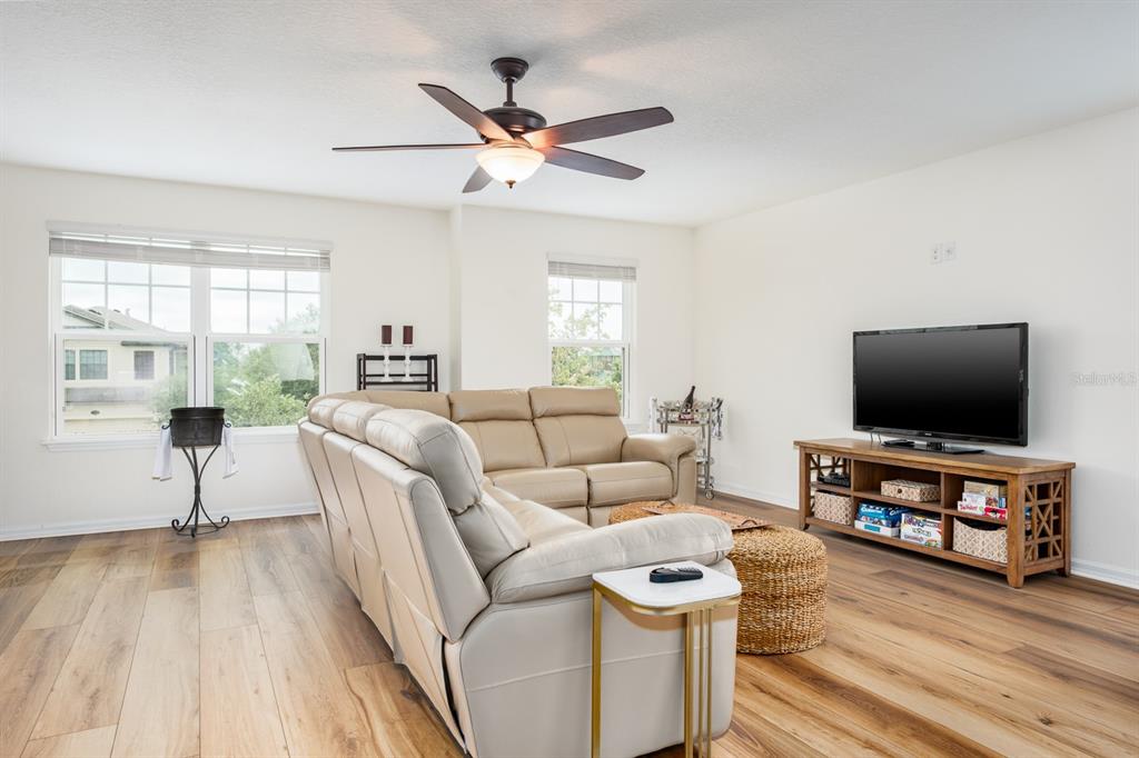 1653 Nature View Drive Lutz, FL 33558 - Photo 50 of 95