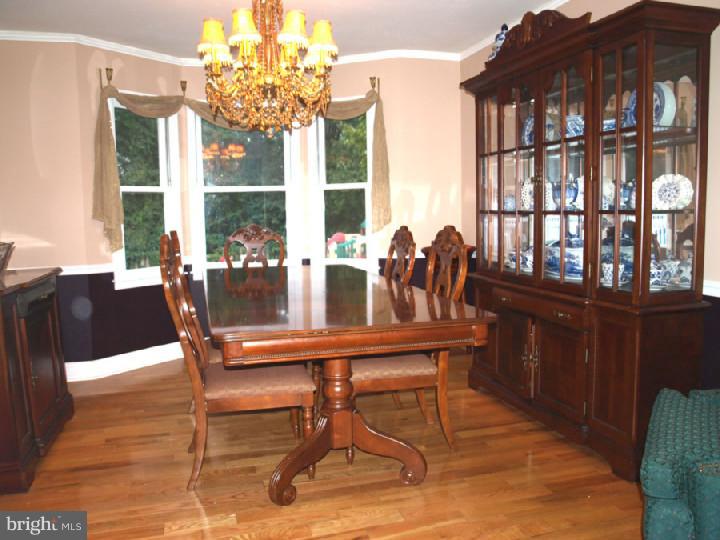 606 Flock Road Hamilton, NJ 08690 - Photo 6 of 17 Dining Room