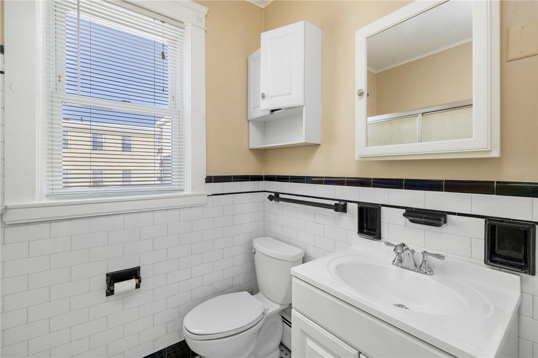 20 Gridley Street Providence, RI 02904 - Photo 37 of 50 Unit 2: Bathroom with tub/shower