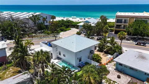 $1,399,000 | 5613 Gulf Drive, Holmes Beach, FL 34217
