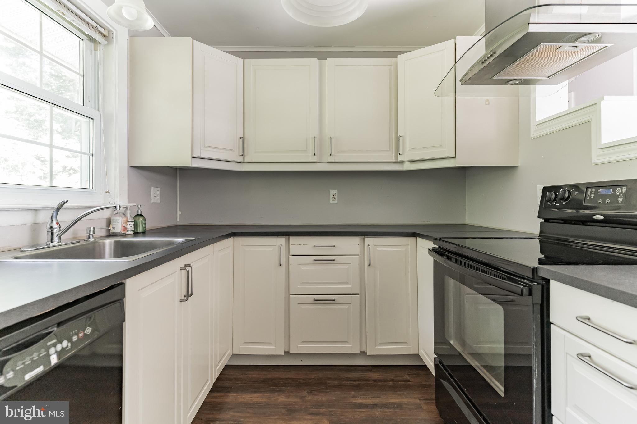 1408 Gilbert Road Arnold, MD 21012 - Photo 20 of 41 Kitchen