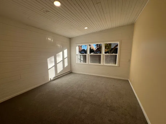 $269,900 | 412 North Darling Avenue, Fremont, MI 49412